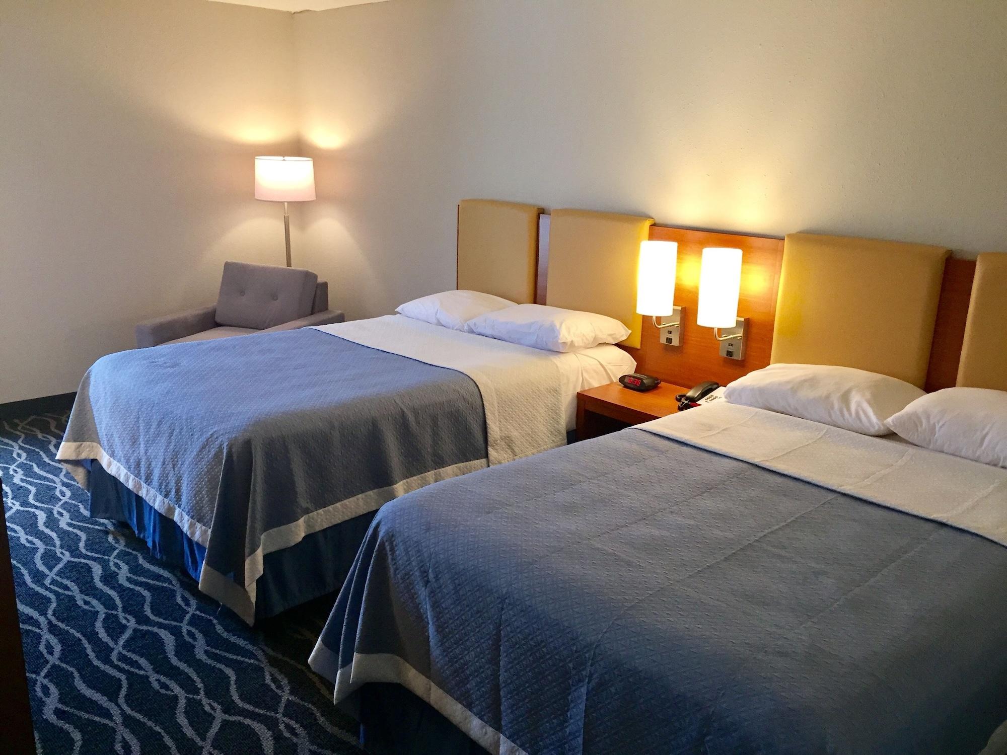 Days Inn & Suites By Wyndham Cincinnati North Springdale Esterno foto