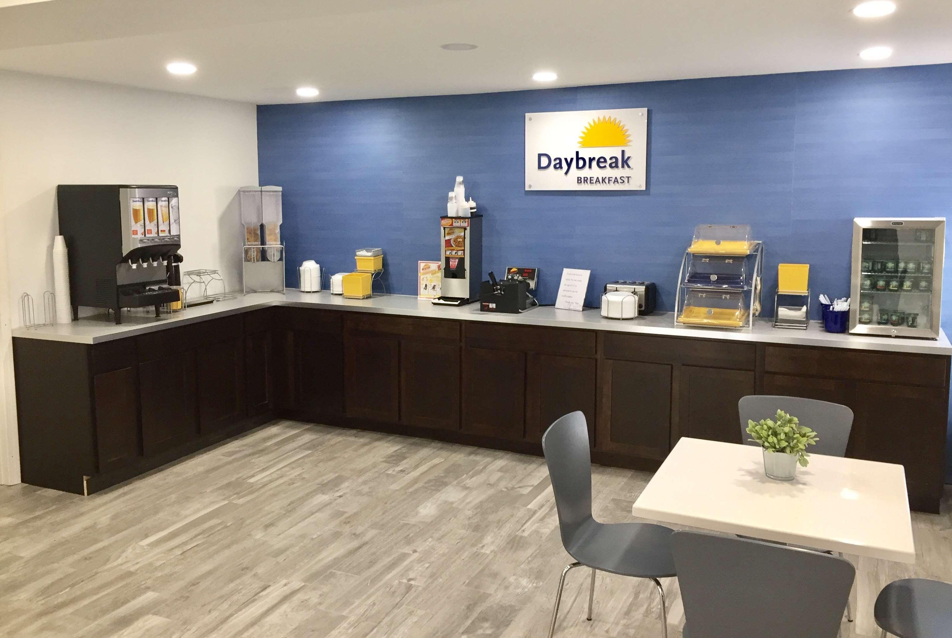 Days Inn & Suites By Wyndham Cincinnati North Springdale Esterno foto