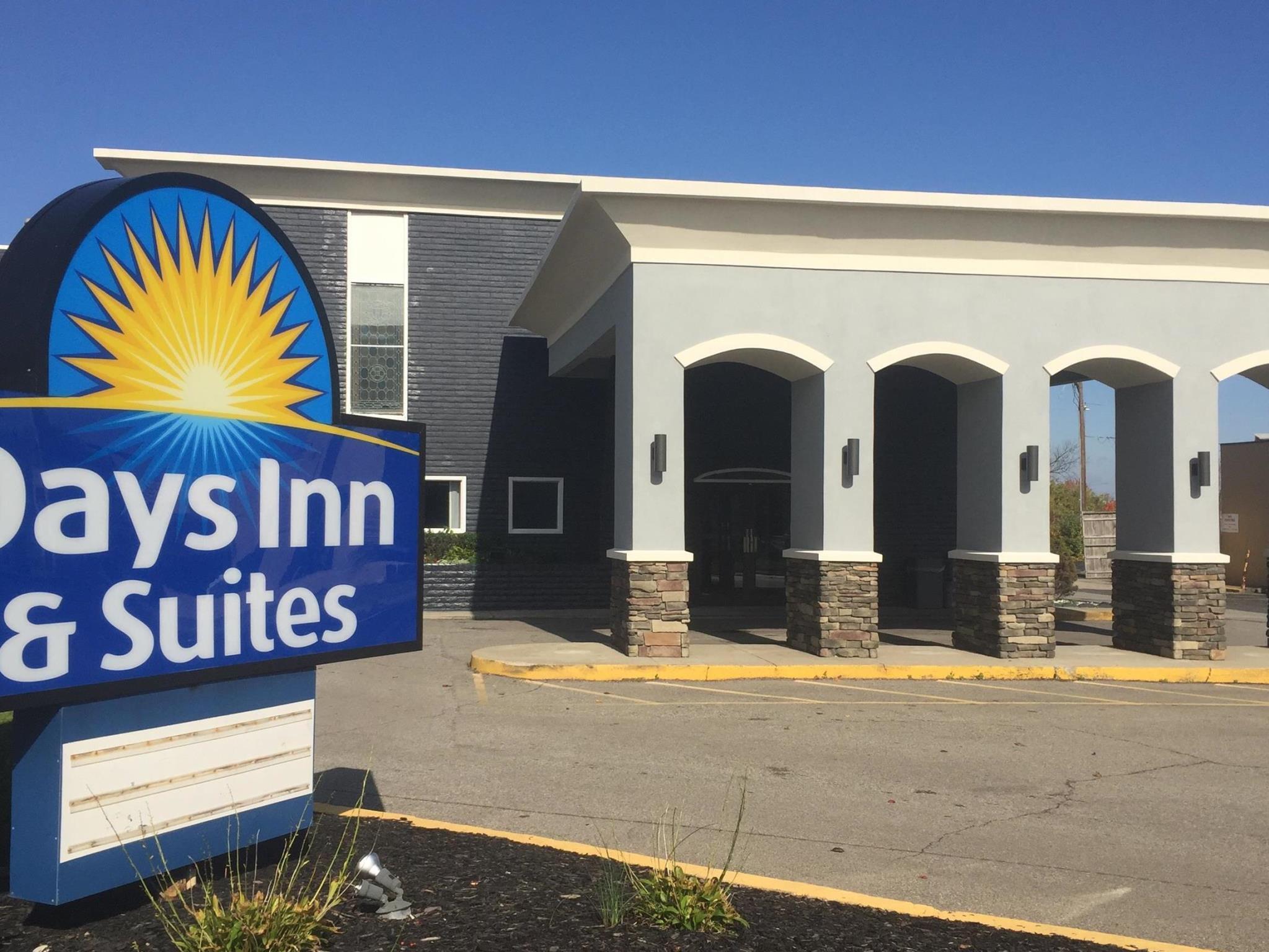 Days Inn & Suites By Wyndham Cincinnati North Springdale Esterno foto