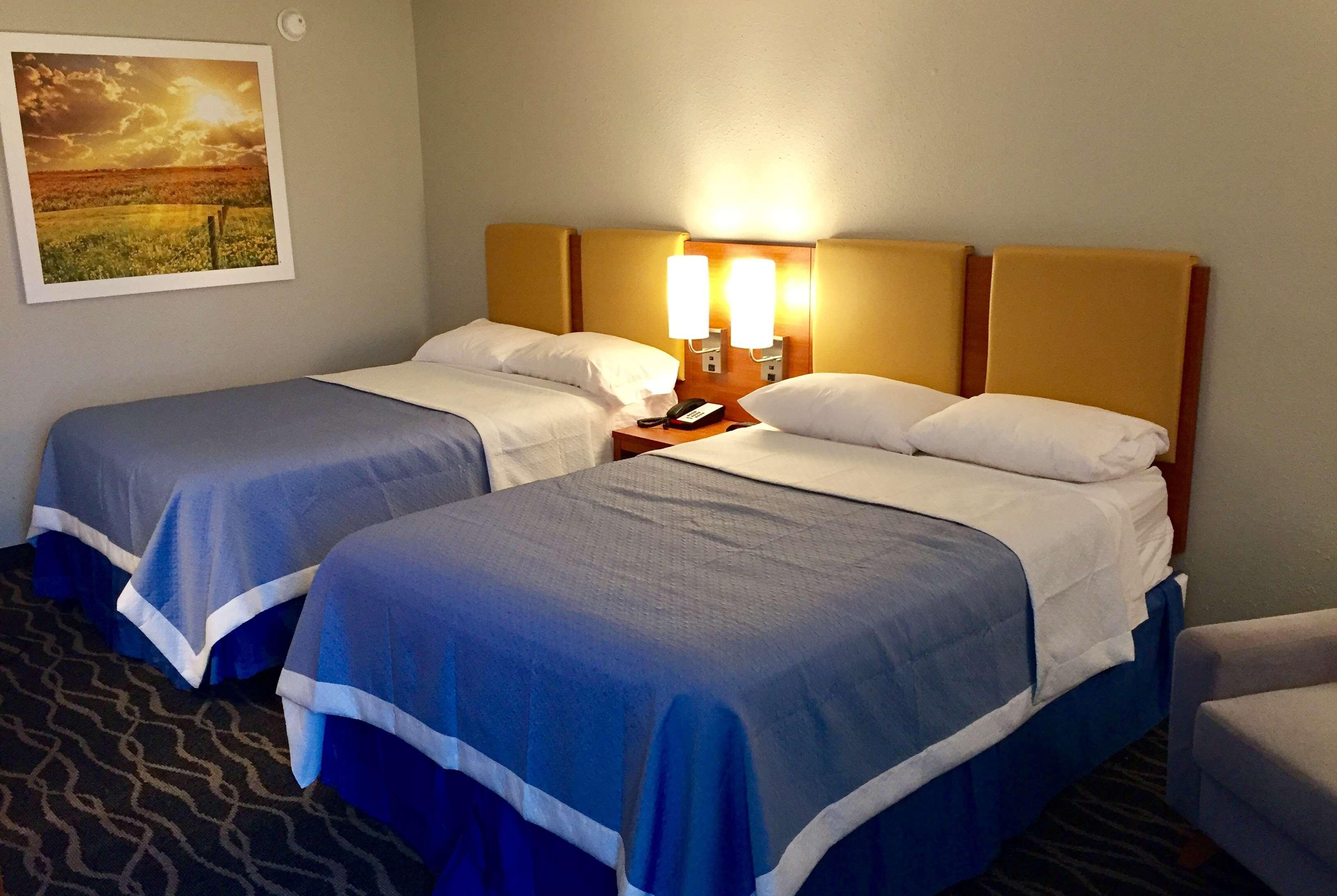 Days Inn & Suites By Wyndham Cincinnati North Springdale Esterno foto
