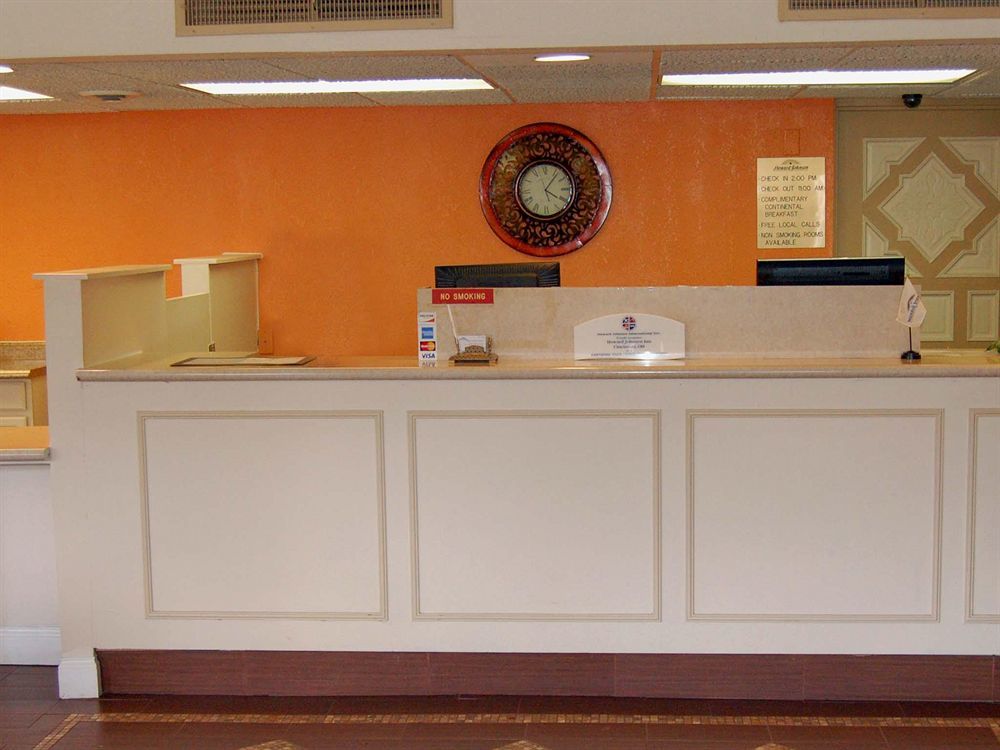 Days Inn & Suites By Wyndham Cincinnati North Springdale Esterno foto