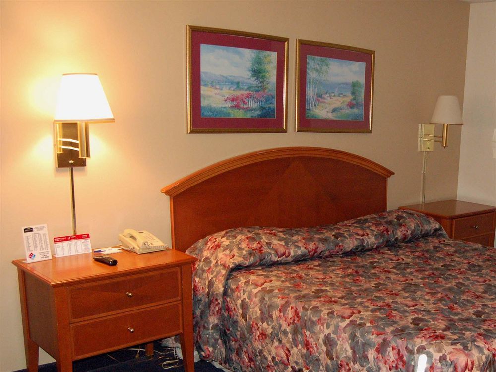 Days Inn & Suites By Wyndham Cincinnati North Springdale Esterno foto