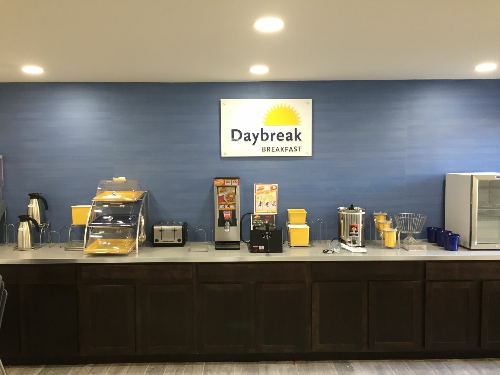 Days Inn & Suites By Wyndham Cincinnati North Springdale Esterno foto