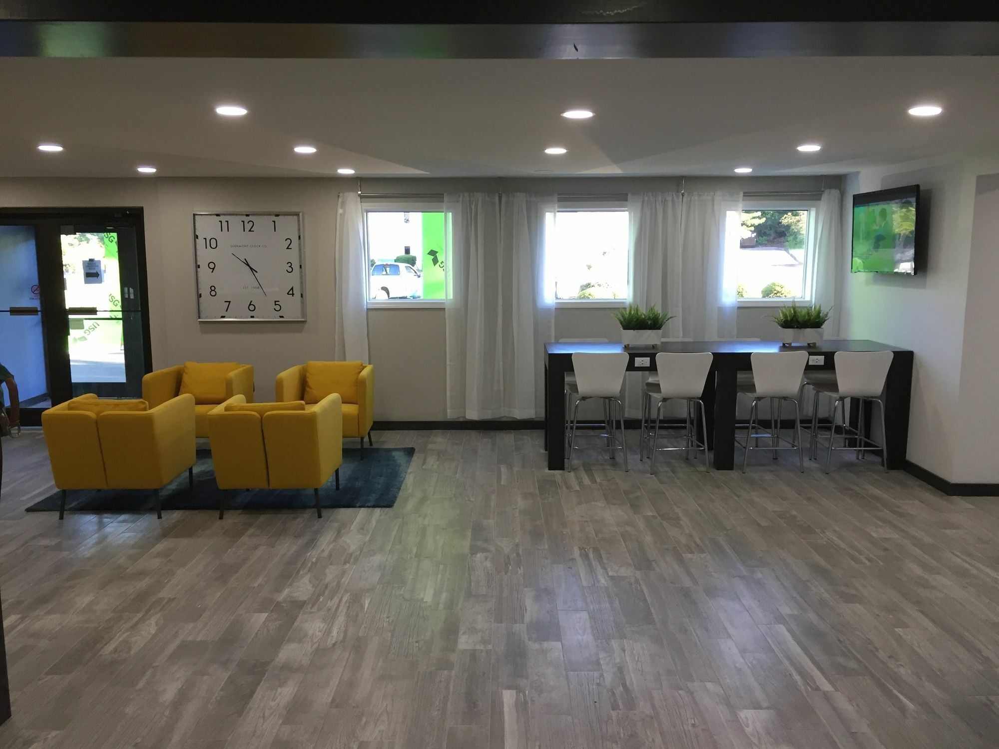 Days Inn & Suites By Wyndham Cincinnati North Springdale Esterno foto